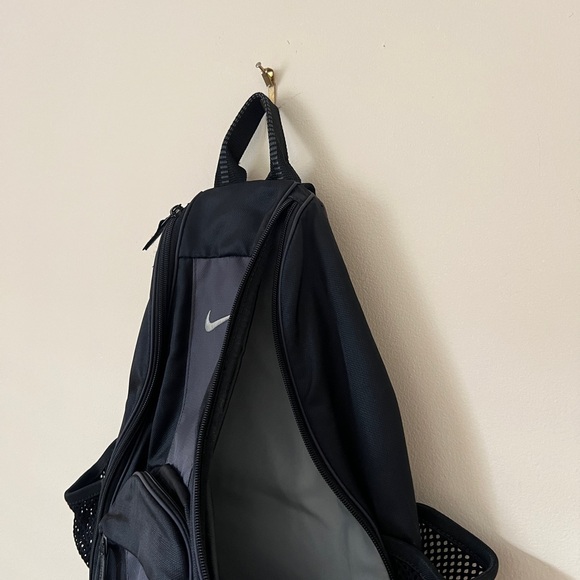 Nike 90s Vintage Sling Bag Black - Picture 6 of 10